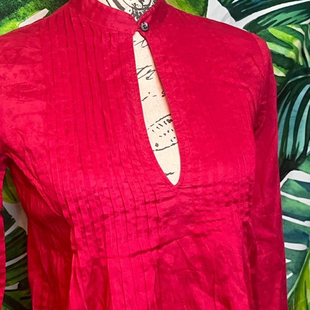 Theory Xs Raspberry Red Pleated Keyhole Button Ne… - image 2